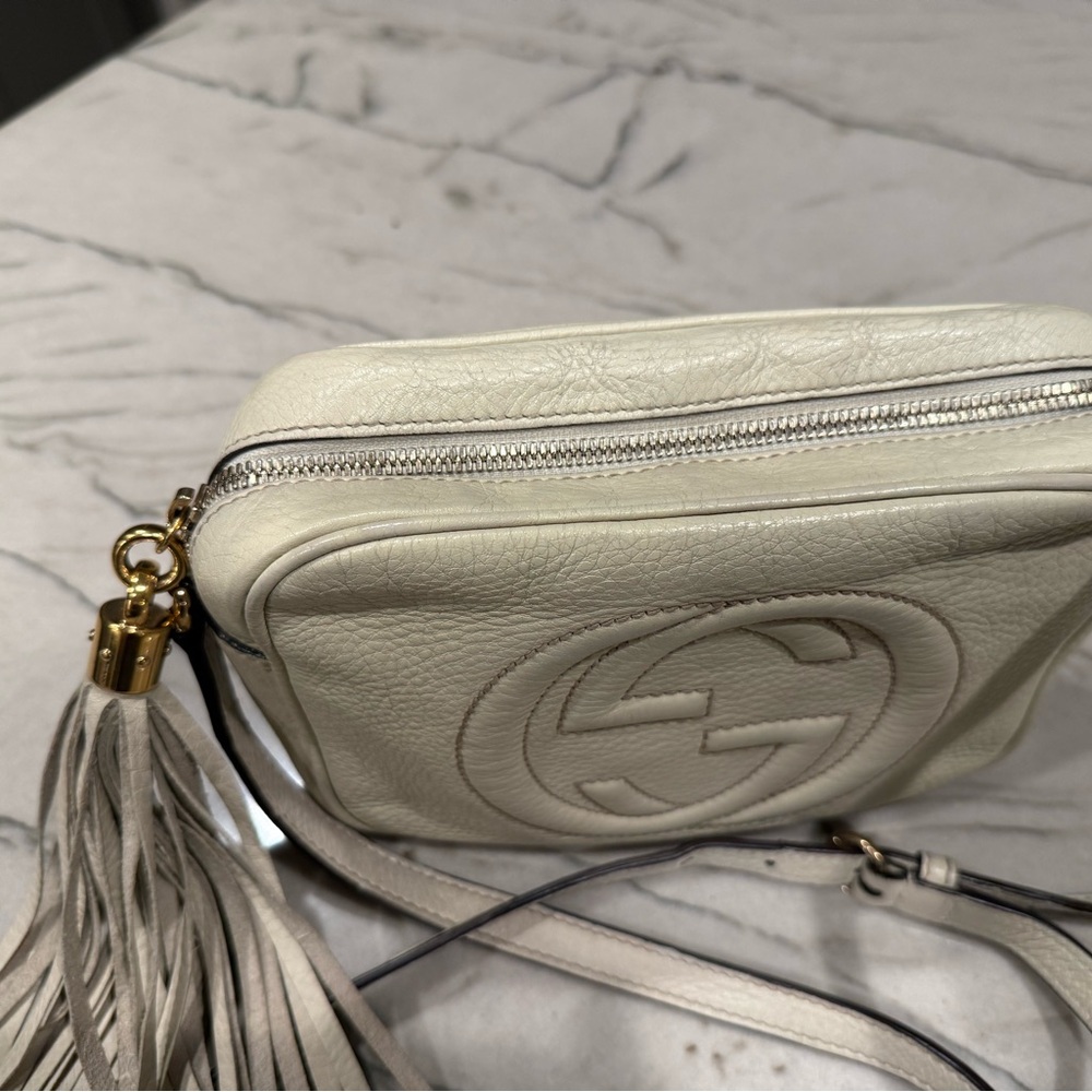 Gucci Soho Disco Crossbody Bag Cream Pebbled Leather Tassel Authentic - Picture 5 of 16